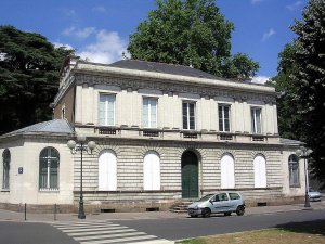 Facade of Hôtel Maës located at Place Mellinet in Nantes