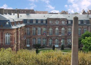 Facade of the Hôtel des Deux-Ponts palace seen from the second floor of the Circle Mess