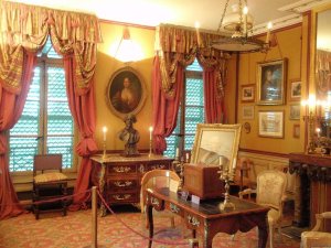Interior space of Musée de la Vie Romantique showcasing romantic period decor