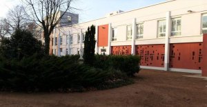 Exterior view of Lycée La Xavière school building in Lyon