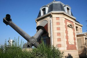 L-shaped telescope mount known as coudé focus at Lyon Observatory