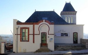 Exterior view of Jules Verne Museum on Sainte-Anne Hill in Nantes