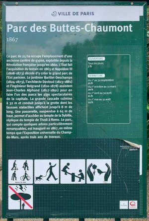 Place name sign for Parc des Buttes-Chaumont in Paris