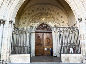 Entrance of Dijon Cathedral showcasing gothic architectural details