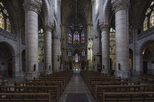 Interior nave of Saint-Similien Church in Nantes with vaulted ceilings and arches