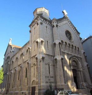 Exterior view of the Église Notre-Dame-de-Bon-Voyage church in Cannes