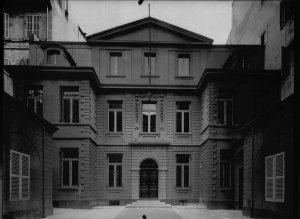 Façade of Musée Cantini located on rue Grignan in Marseille