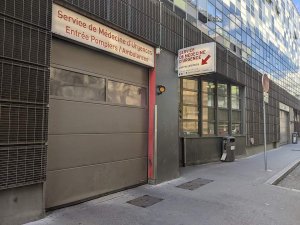 Entrance to the emergency department of Saint-Joseph Saint-Luc Hospital in Lyon