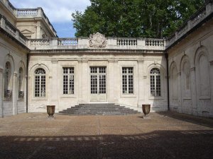 Facade of the Calvet Museum in Avignon, featuring architectural details