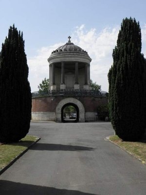 Main entrance and Saint-Michel funerary chapel at Cimetière du Nord in Rennes