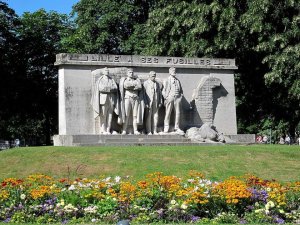 Monument aux Fusillés sculpture featuring figures of Sylvère Verhulst, Ernest Deconinck, Georges Maertens, Eugène Jacquetet, and Léon Trulin in Lille
