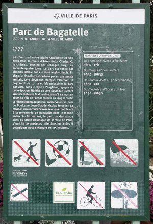 Entrance sign of Parc de Bagatelle in Paris
