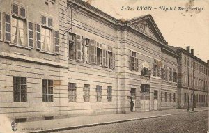Entrance of the former Desgenettes military hospital in Lyon