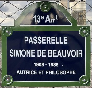 Name plaque displaying Passerelle Simone de Beauvoir in Paris