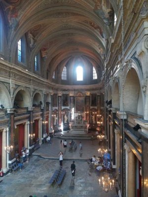 overview of interior space in Chapelle de la Trinité Lyon