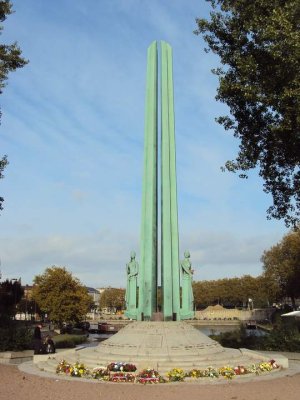 Monument aux Cinquante Otages sculpture located outdoors in Nantes