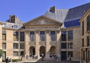Courtyard of the Institut de France in Paris featuring classical architecture