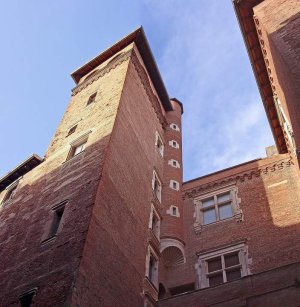 Facade of Hôtel Jean de Mansencal on Rue d'Espinasse in Toulouse