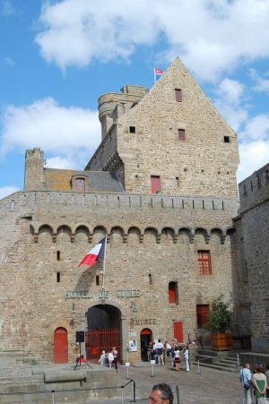 Entrance of the museum and town hall building in Saint-Malo