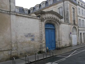 Exterior view of Musée du Nouveau Monde in Hôtel Fleuriau, La Rochelle