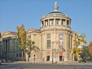 Facade of the Guimet Museum on Iéna Square featuring classical architecture