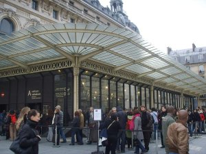 ornate entrance of Musée d'Orsay with decorative architectural details