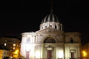 Notre-Dame de Bon-Port church illuminated at night in Nantes