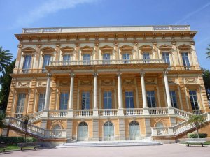 Exterior view of Villa Thomson housing the Jules Chéret Fine Arts Museum in Nice