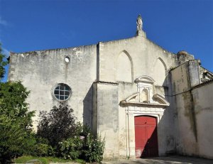 Exterior view of Église Notre-Dame-de-Cougnes in La Rochelle