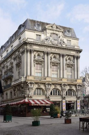 Exterior façade of Théâtre de la Renaissance in Paris