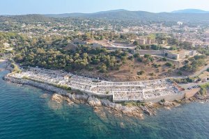 Aerial view of the cemetery in Saint-Tropez, France showing organized rows of graves surrounded by greenery
