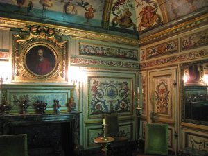 interior view of a historical exhibit room in Musée Carnavalet Paris
