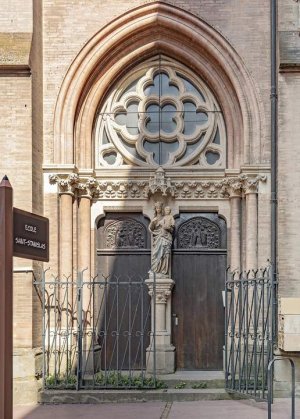 Entrance of the Gésu Church located at 22 bis Rue des Fleurs in Toulouse