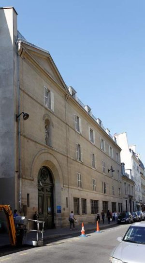 Facade of the Maison des Filles de la Charité at 136-140 rue du Bac in Paris