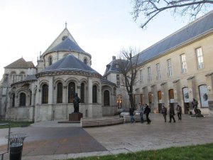 Exterior façade of the Musée des Arts et Métiers in Paris