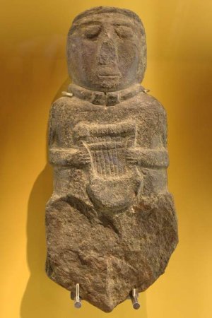 Replica statue of a bard from La Tène culture in the Museum of Brittany