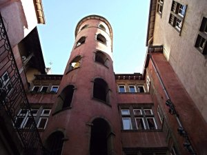 Renaissance traboule passage in Rue du Boeuf, Vieux-Lyon