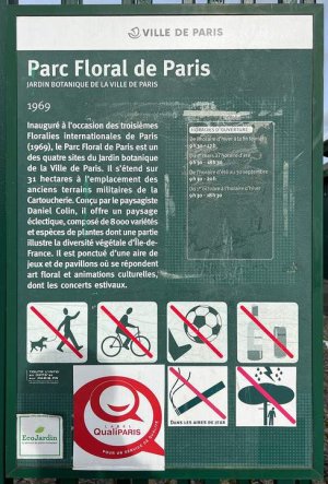 Entrance sign of Parc Floral de Paris with park name displayed