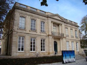 Elegant facade of Château Labottière with classical architectural details in Bordeaux