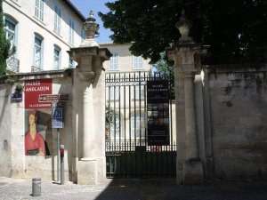 Entrance of the Musée Angladon on Rue du Laboureur in Avignon