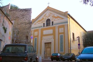 Chapelle de la Visitation Sainte-Claire surrounded by Providence district buildings
