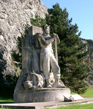 Bronze statue of a grenadier soldier by Diebolt, relocated to Dijon from Paris