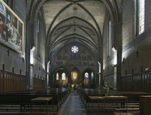 Interior of Notre-Dame du Taur church showcasing its architectural design